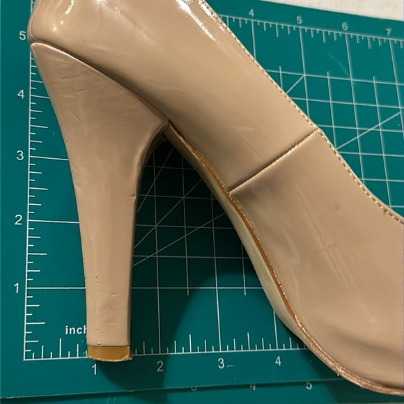 Size 7.5 neutral color heels - nude / bone color - Picture 8 of 8